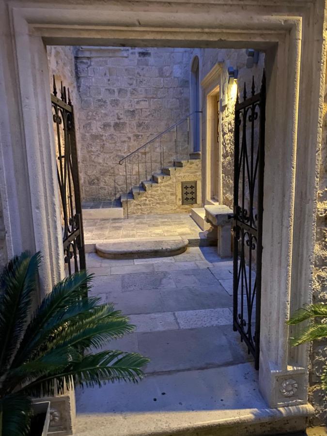 Blue Water Apartment Zrnovo Екстериор снимка