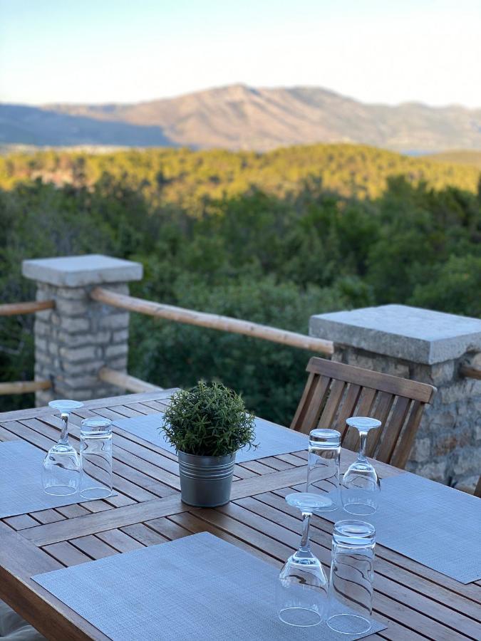 Blue Water Apartment Zrnovo Екстериор снимка