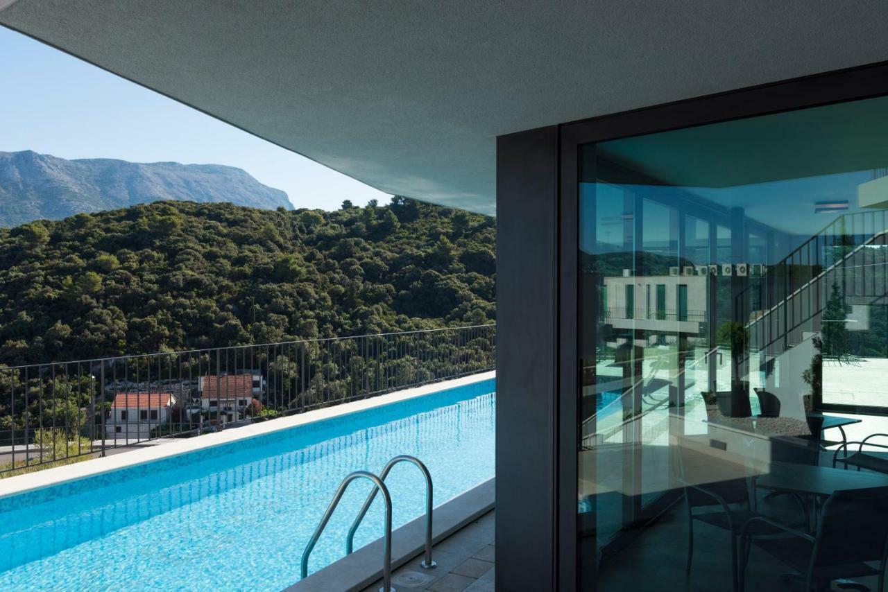 Blue Water Apartment Zrnovo Екстериор снимка