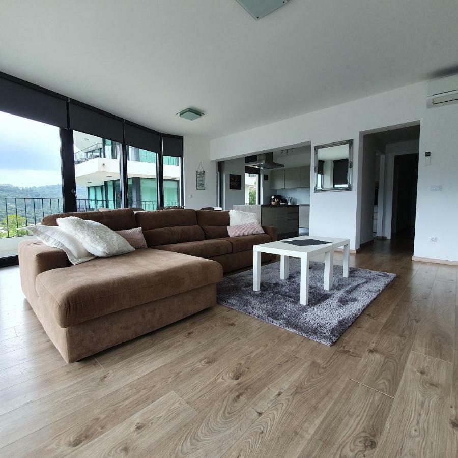 Blue Water Apartment Zrnovo Екстериор снимка